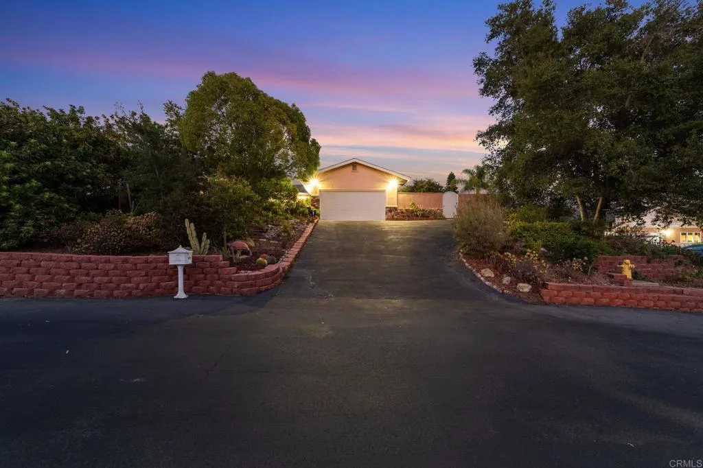 https://cdn.realtyfeed.com/cdn/127/306532366/12b3f6f976409df5b8896d95b1bc3298.webp