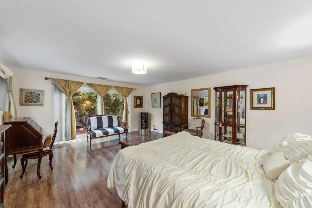 https://cdn.realtyfeed.com/cdn/127/306532366/1b0a4dcb3dabdfea1b5ea9d7d9b8604d.webp