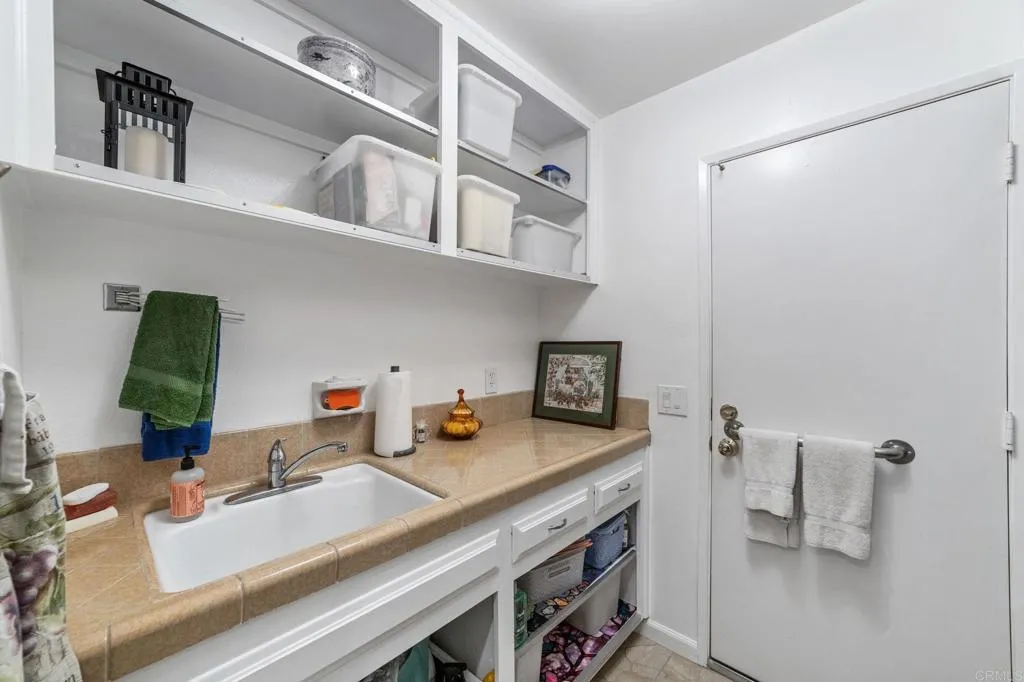 https://cdn.realtyfeed.com/cdn/127/306532366/cb12279dab0ec411c67dfcd636248a66.webp