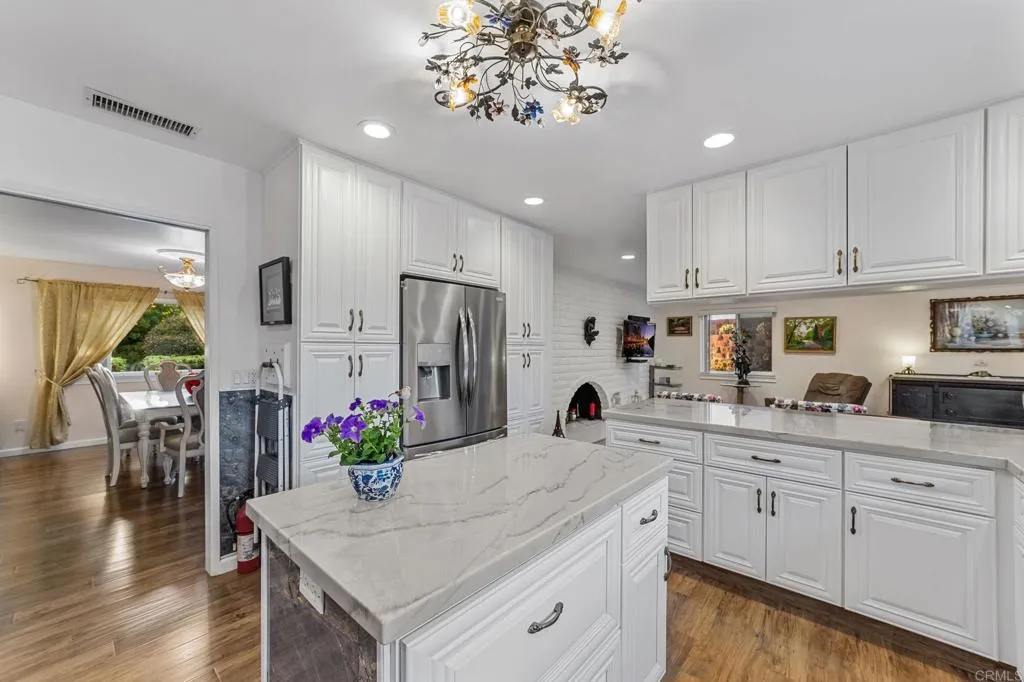 https://cdn.realtyfeed.com/cdn/127/306532366/d4cdece86c71fc42cb710d2165de468a.webp