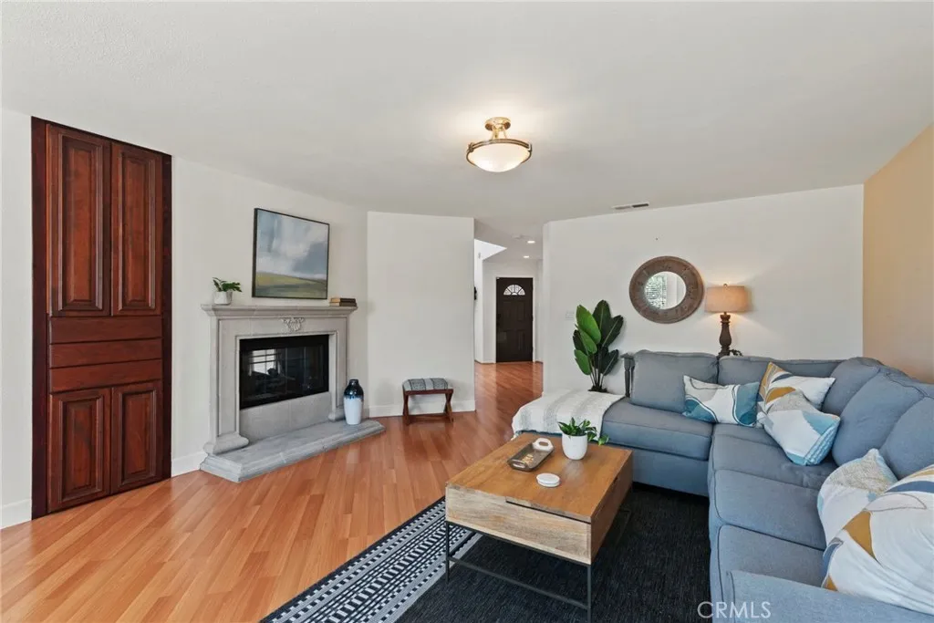 https://cdn.realtyfeed.com/cdn/127/306532430/2f6f06dd3c1e36709955bb33c4f40709.webp