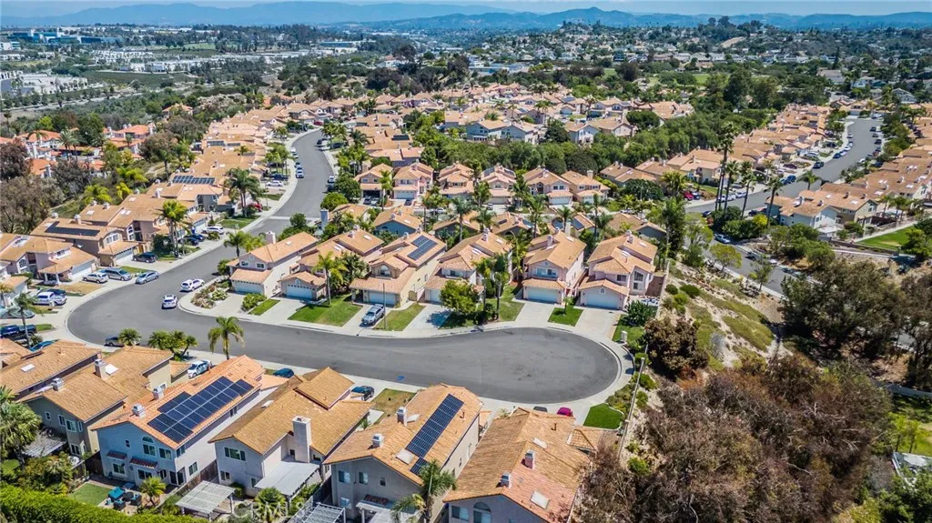 https://cdn.realtyfeed.com/cdn/127/306532430/4b8c66fe0d033ff2490611dfdabc684c.webp