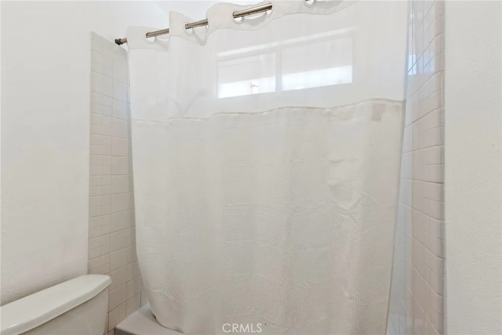 https://cdn.realtyfeed.com/cdn/127/306532430/a3be6f700a91ff46b2bf63fb39fe7881.webp