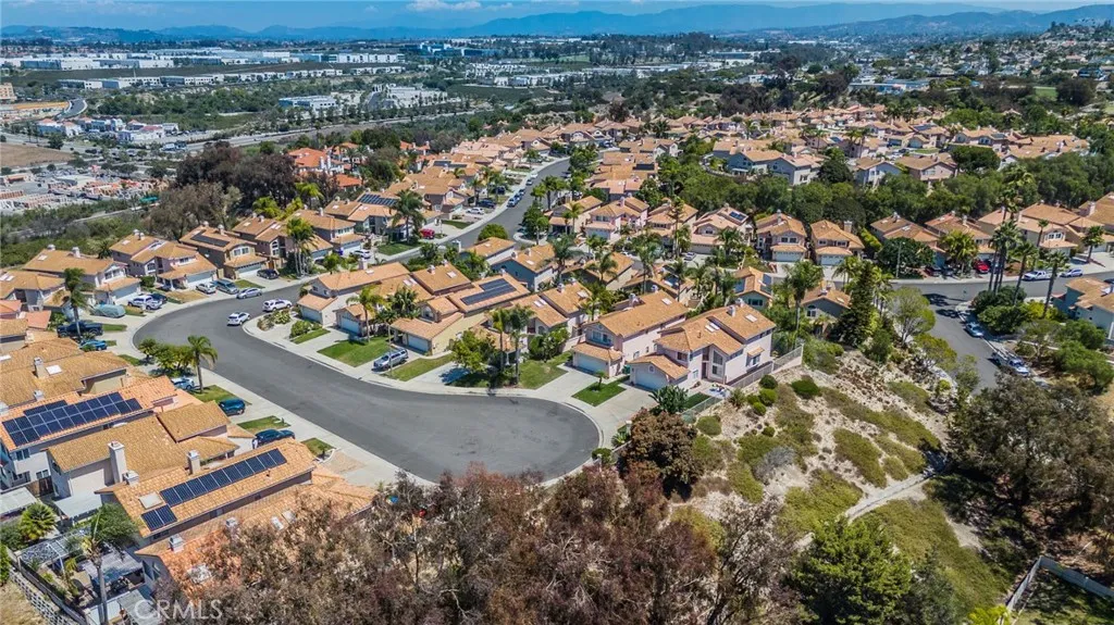 https://cdn.realtyfeed.com/cdn/127/306532430/b853eb35d7f67a4a4b1dfb2ed673dc59.webp