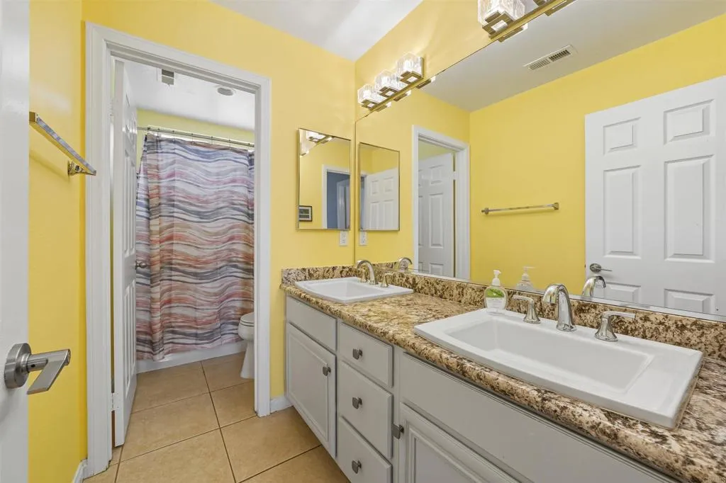 https://cdn.realtyfeed.com/cdn/127/306532446/87dbbfa659756766081d916e39f2254b.webp