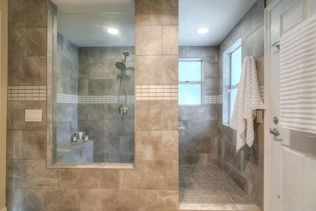 https://cdn.realtyfeed.com/cdn/127/306532473/5fc9eef34ee3a61a7febfbc428520a9c.webp