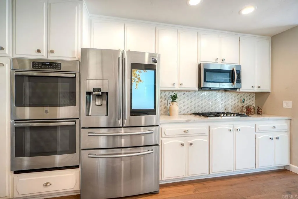 https://cdn.realtyfeed.com/cdn/127/306532473/66ffe34c6521c94da1545d509e03ef46.webp