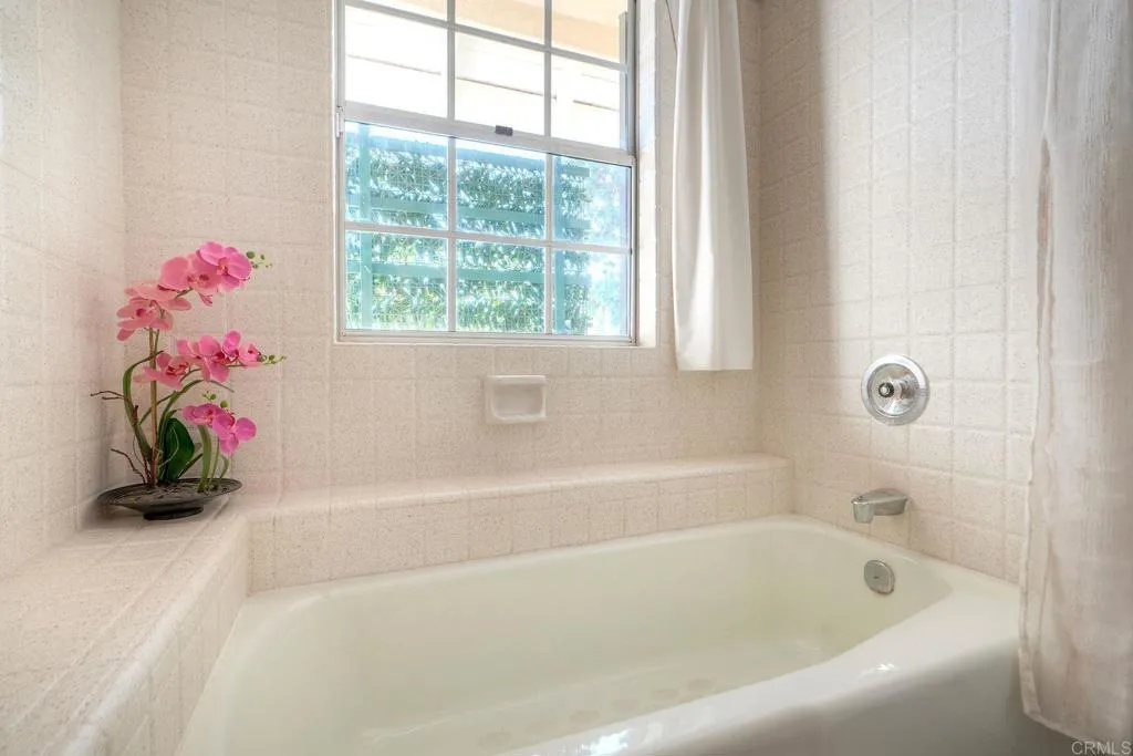https://cdn.realtyfeed.com/cdn/127/306532473/f4548ec3774620f4193670be31a903aa.webp
