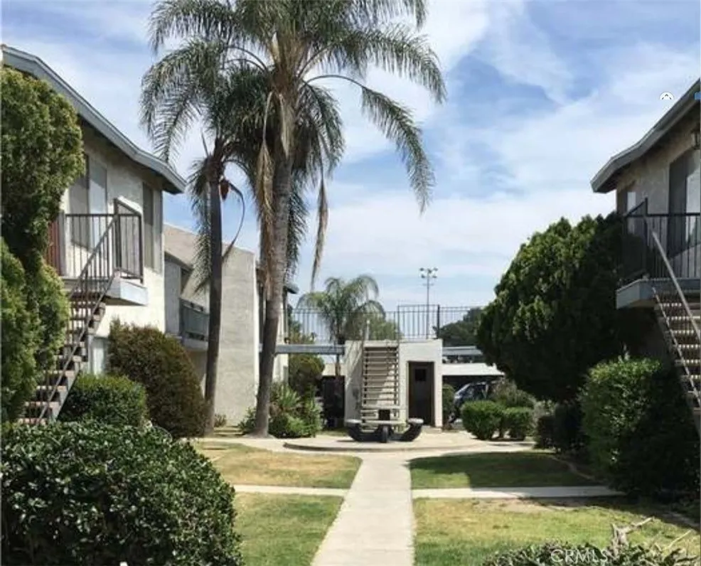 Fontana, CA 92335
