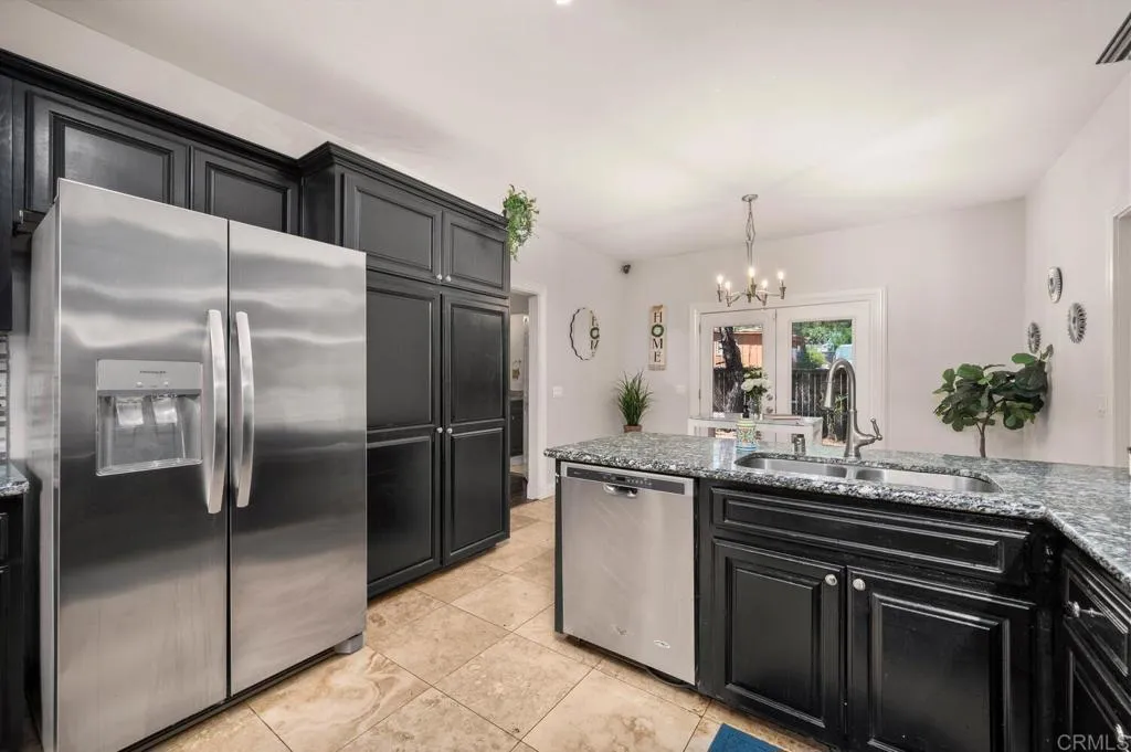 https://cdn.realtyfeed.com/cdn/127/306532516/964aeef56659474aa79ee87b11aa1fc0.webp