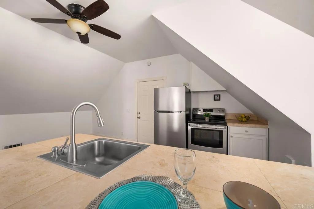 https://cdn.realtyfeed.com/cdn/127/306532516/b3dab027b3619647ff8f83339f9268dc.webp