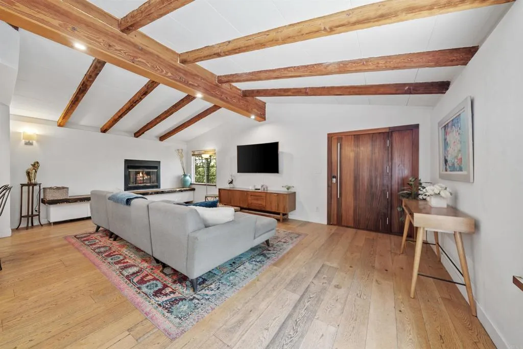https://cdn.realtyfeed.com/cdn/127/306532551/077e053a91a4f1a4d082c756d6f4e3e4.webp