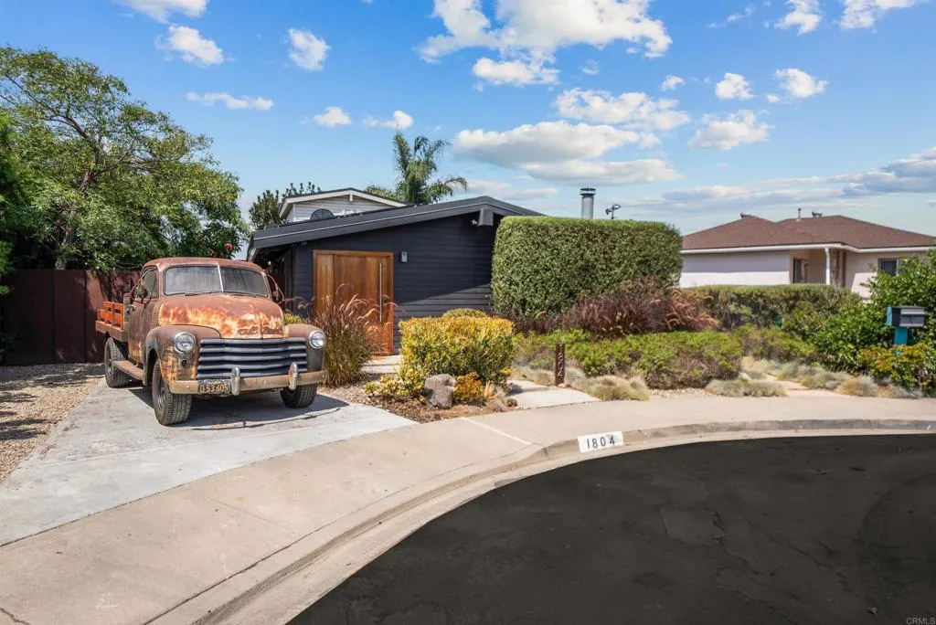 https://cdn.realtyfeed.com/cdn/127/306532551/4ac4157c2e7865f9354cce419beedb1c.webp
