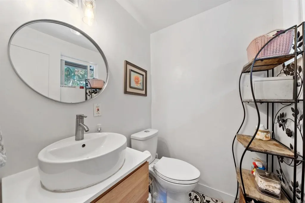 https://cdn.realtyfeed.com/cdn/127/306532551/cc792c715cbd73114574ce5634dbe8a0.webp