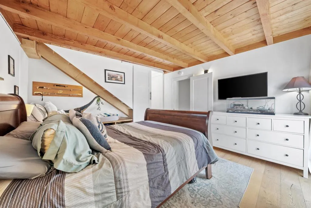 https://cdn.realtyfeed.com/cdn/127/306532551/e0ef3ccd998ecb8f354e77295dc1c581.webp
