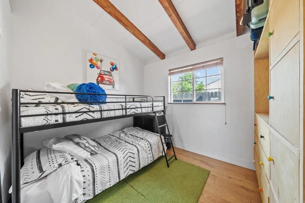 https://cdn.realtyfeed.com/cdn/127/306532551/ee7981d7ac63aeeb71970fa22eba0650.webp