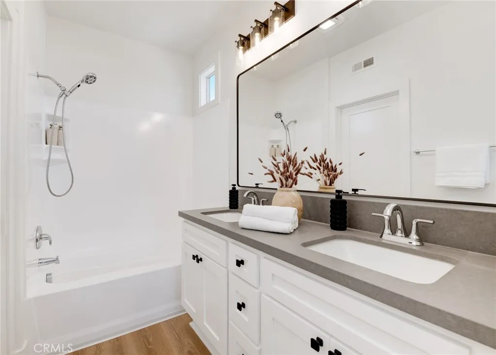 Photo #12: OC25195934 Listing: Photo #12