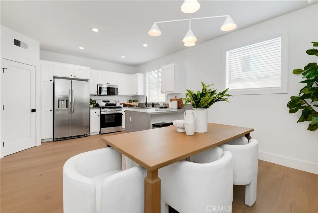Photo #5: OC25195934 Listing 