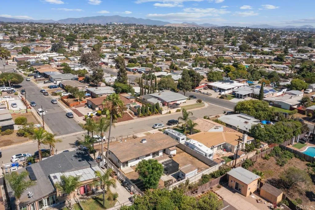 https://cdn.realtyfeed.com/cdn/127/306532615/00cbfbadd10501e6df184030ad933ce6.webp