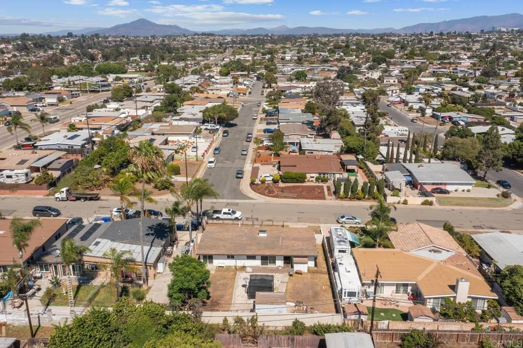 https://cdn.realtyfeed.com/cdn/127/306532615/4072a7ab395b509776fb05fcc998333e.webp