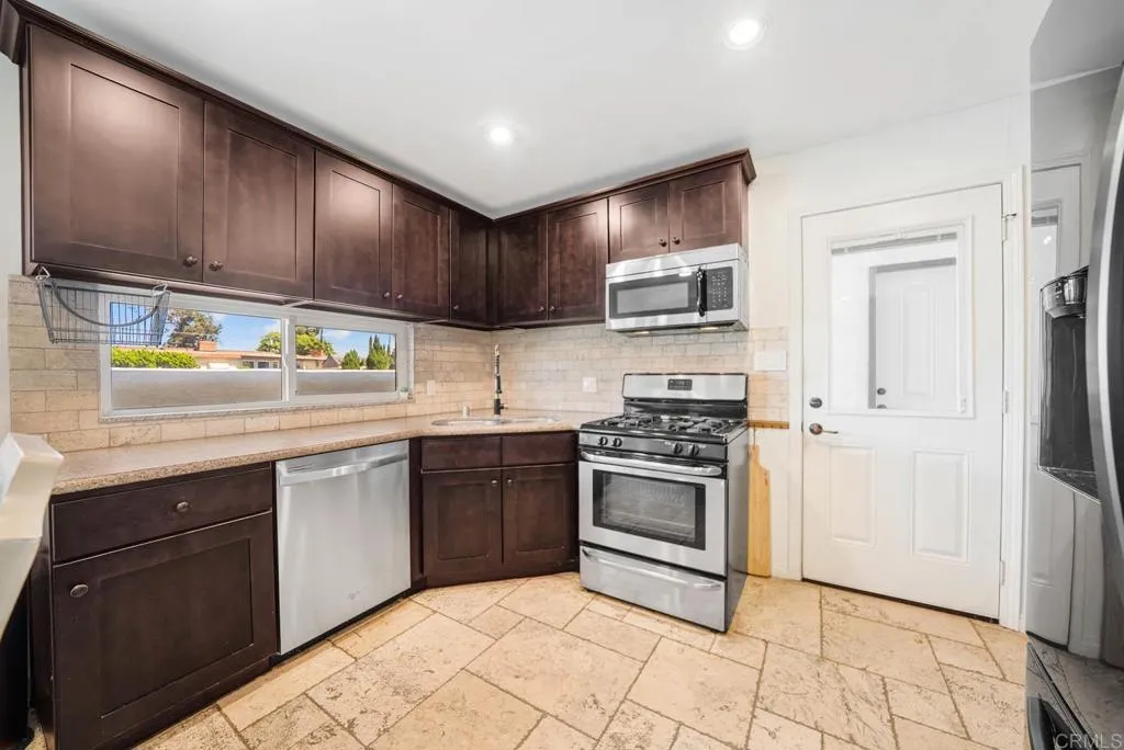 https://cdn.realtyfeed.com/cdn/127/306532615/a37d55c1e7517af4af997a330ac75e9d.webp