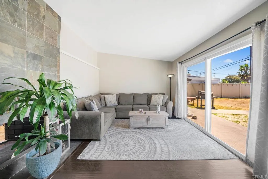https://cdn.realtyfeed.com/cdn/127/306532615/cc0f281f6ecb00cdb02598a142b114b5.webp