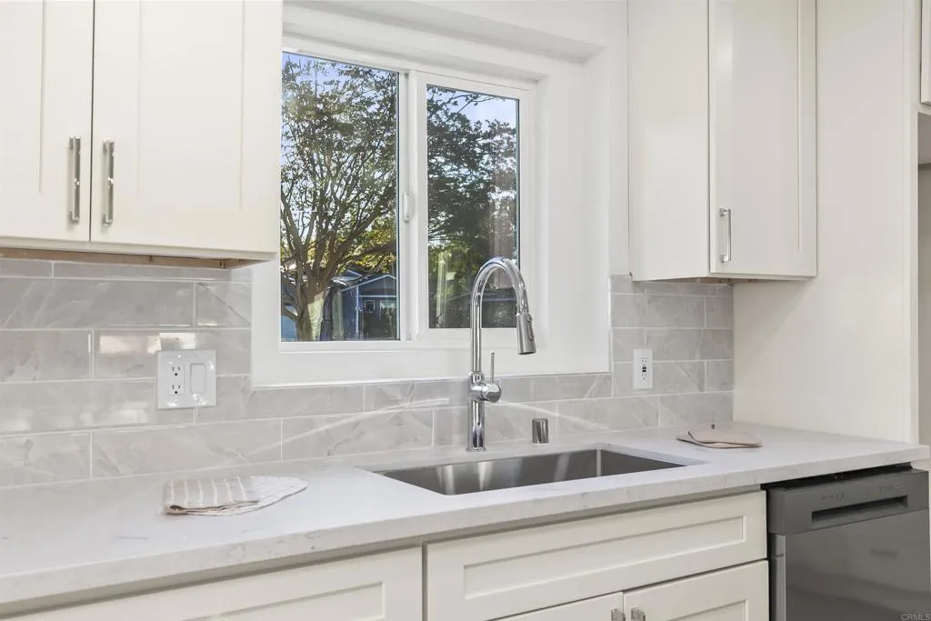 https://cdn.realtyfeed.com/cdn/127/306532644/3706b01d53085b8c643bc9d475d8cc89.webp