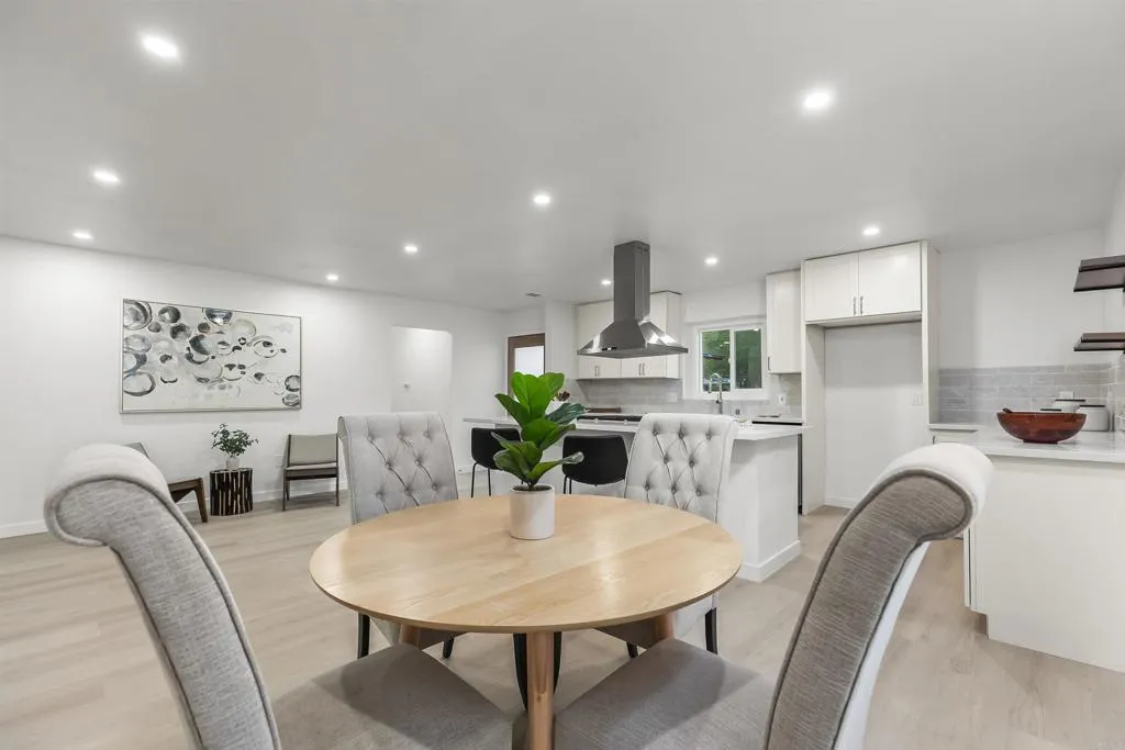 https://cdn.realtyfeed.com/cdn/127/306532644/76d578abd75cdb0e5a224818504723e6.webp