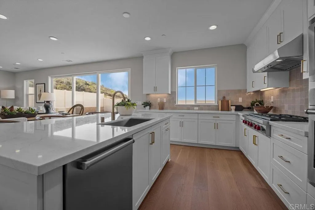 https://cdn.realtyfeed.com/cdn/127/306532647/04b72d5b3f0af4e1c30a0e5200c20f3f.webp