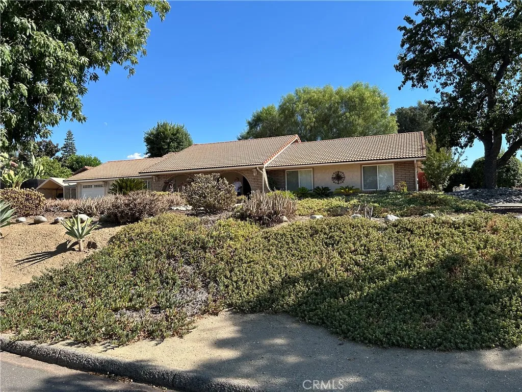 Riverside, CA 92504