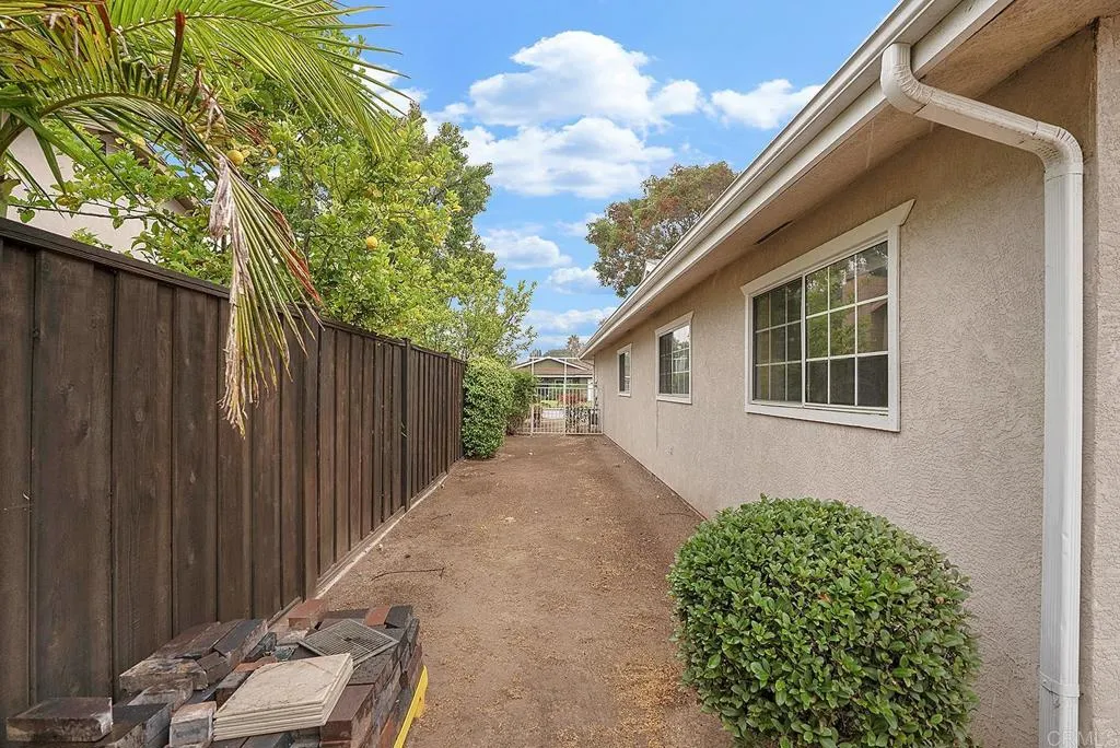 https://cdn.realtyfeed.com/cdn/127/306532675/0f693ee9474413f184b52611cb86080c.webp