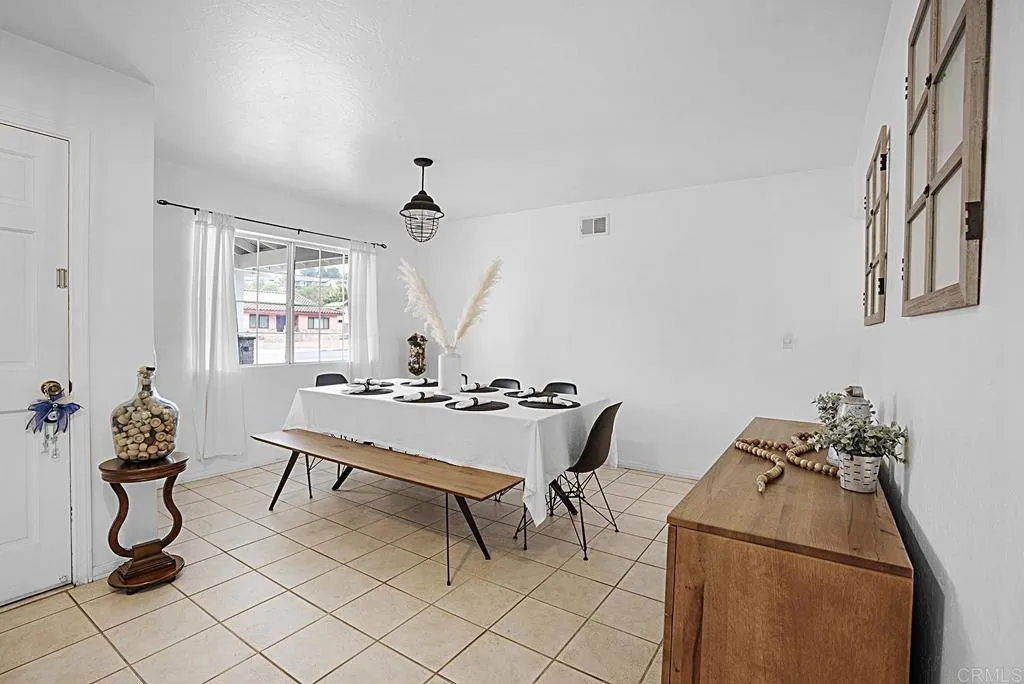 https://cdn.realtyfeed.com/cdn/127/306532675/672653bdf6ec5fdb3e875a159397533b.webp
