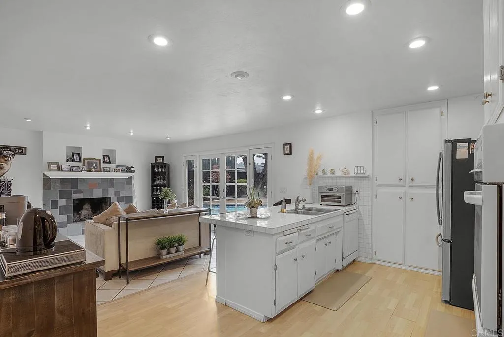 https://cdn.realtyfeed.com/cdn/127/306532675/cdc4cf7098913a3216ed4424d599942b.webp