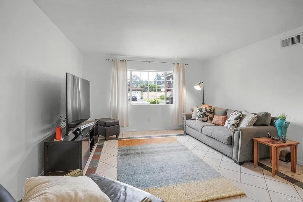 https://cdn.realtyfeed.com/cdn/127/306532675/d8db022e23b55880cf1b89bcabbeb323.webp