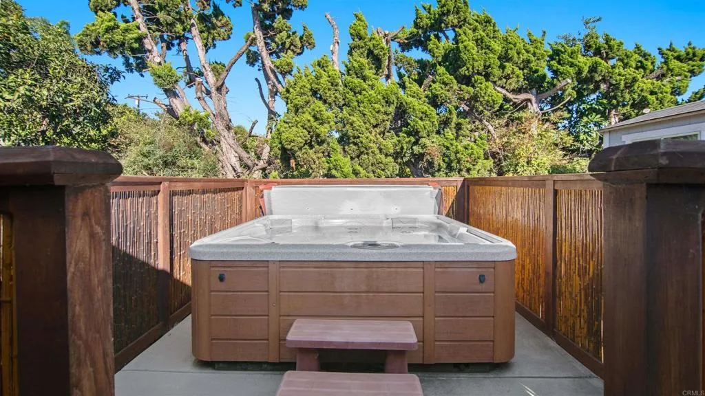 https://cdn.realtyfeed.com/cdn/127/306532677/17bdd986cfb97f9da7caed9fec73098f.webp