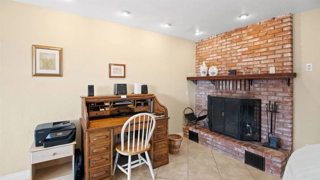 https://cdn.realtyfeed.com/cdn/127/306532677/c1f2e44fc7c31ae41d5af44731df5eb0.webp