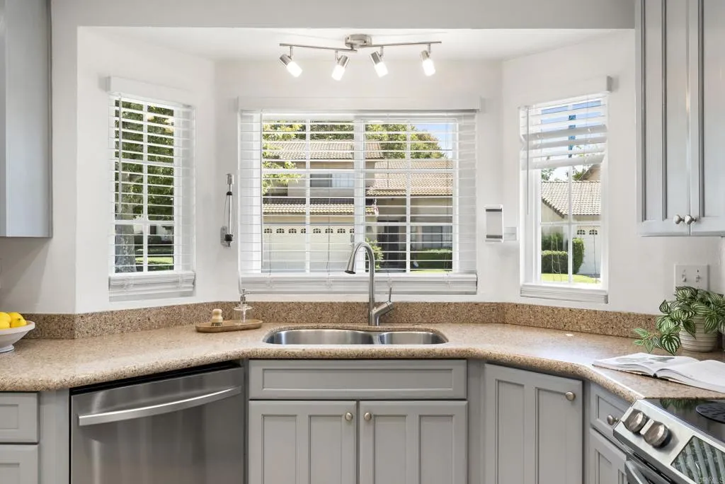 https://cdn.realtyfeed.com/cdn/127/306532714/7b0b784302f9d7f27b0f8a079a9ecdcb.webp