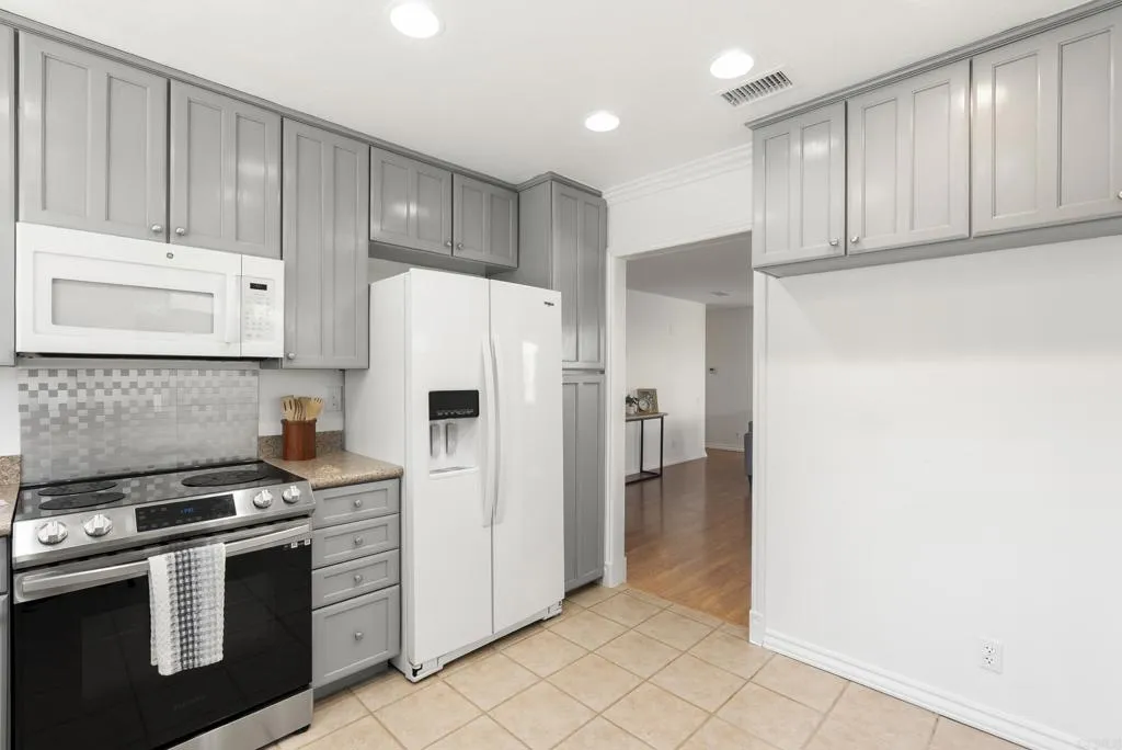 https://cdn.realtyfeed.com/cdn/127/306532714/875dc275d006689b6fadd0161bad15a7.webp