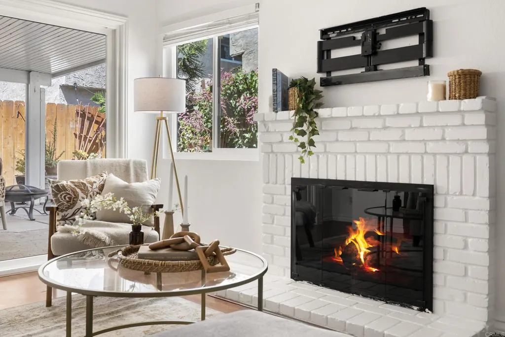 https://cdn.realtyfeed.com/cdn/127/306532714/c4bdb4d2faa98ceee113adf2337a8389.webp