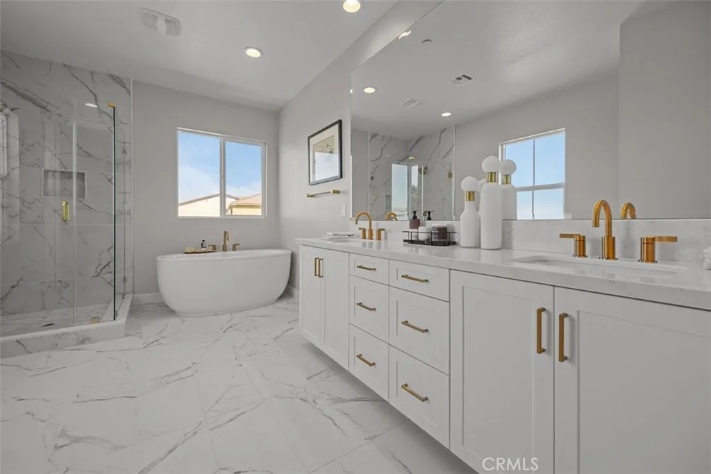 https://cdn.realtyfeed.com/cdn/127/306532750/ede8b9e1a2621399919b29d52a825f68.webp