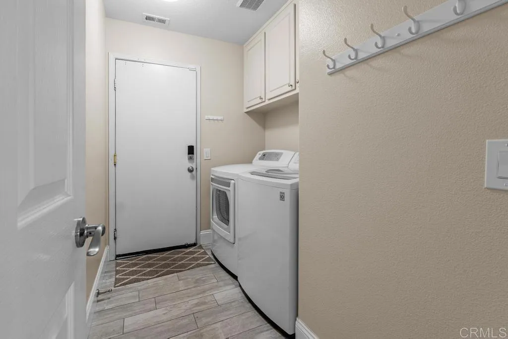 https://cdn.realtyfeed.com/cdn/127/306532803/cf6e7d8c4d64555c80d90f795b07a168.webp