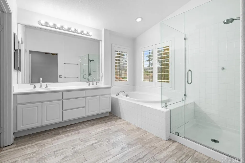 https://cdn.realtyfeed.com/cdn/127/306532803/eca8fb96aaed3c021b43cbb22ad6aef0.webp