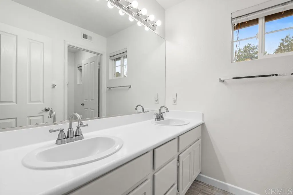 https://cdn.realtyfeed.com/cdn/127/306532803/f44b70c08466c011f10d7639ea64c1f1.webp