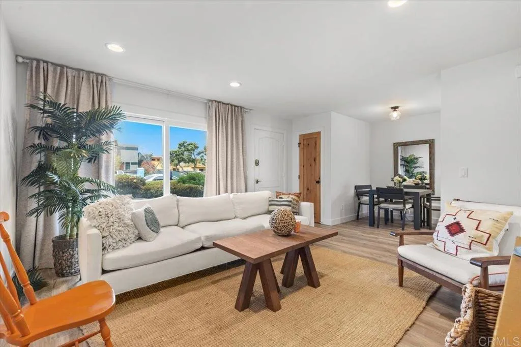 https://cdn.realtyfeed.com/cdn/127/306532871/8204ca3880ede3e856eb43807e717eac.webp