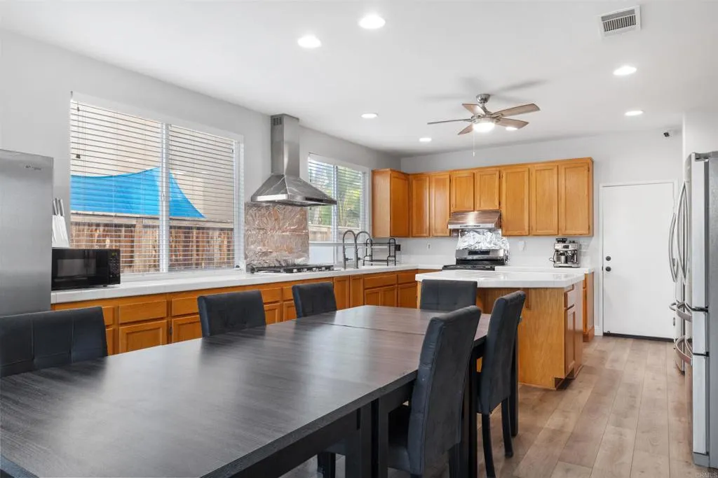 https://cdn.realtyfeed.com/cdn/127/306532886/3d7ab6a30da880c5e4ca86facdc3a382.webp