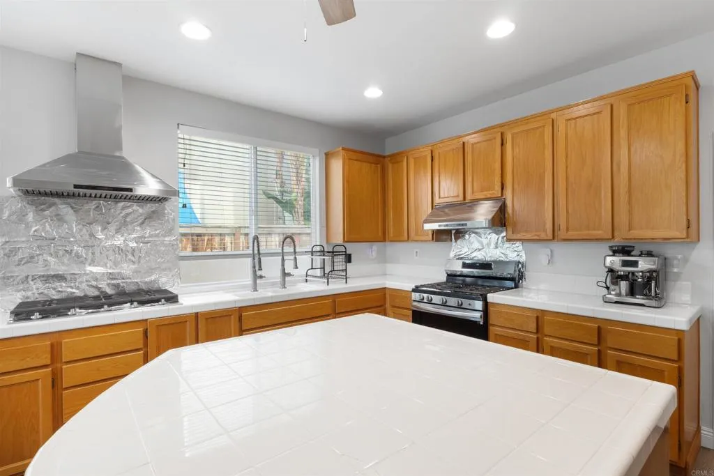 https://cdn.realtyfeed.com/cdn/127/306532886/baa2365b9588ef8cd806f07a2d8ba523.webp