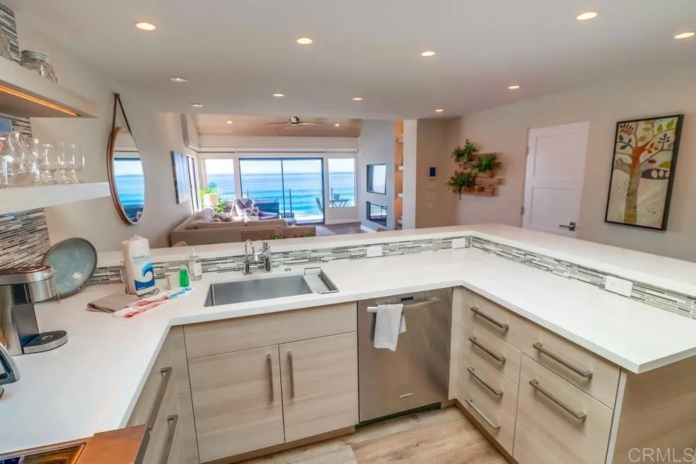 https://cdn.realtyfeed.com/cdn/127/306533007/2d6cdb11a68bc0807f3d0f5f27b8b4f7.webp
