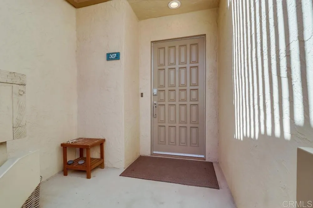 https://cdn.realtyfeed.com/cdn/127/306533007/89250cb03ea2485353a1c682f42445b4.webp