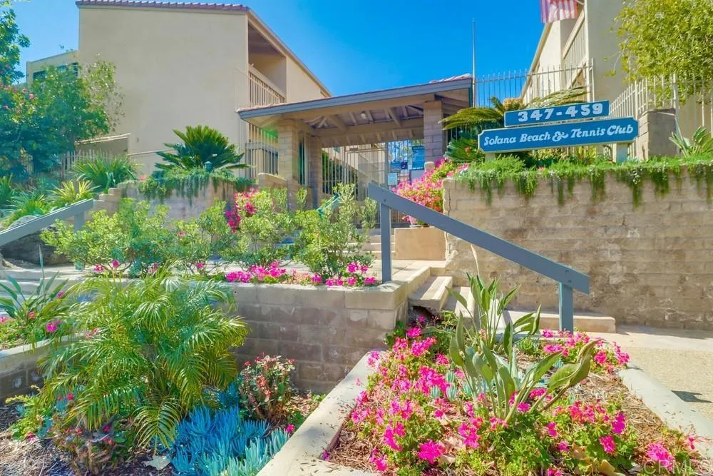 https://cdn.realtyfeed.com/cdn/127/306533007/f44a664384d9fb597d38fc104fcae4f5.webp
