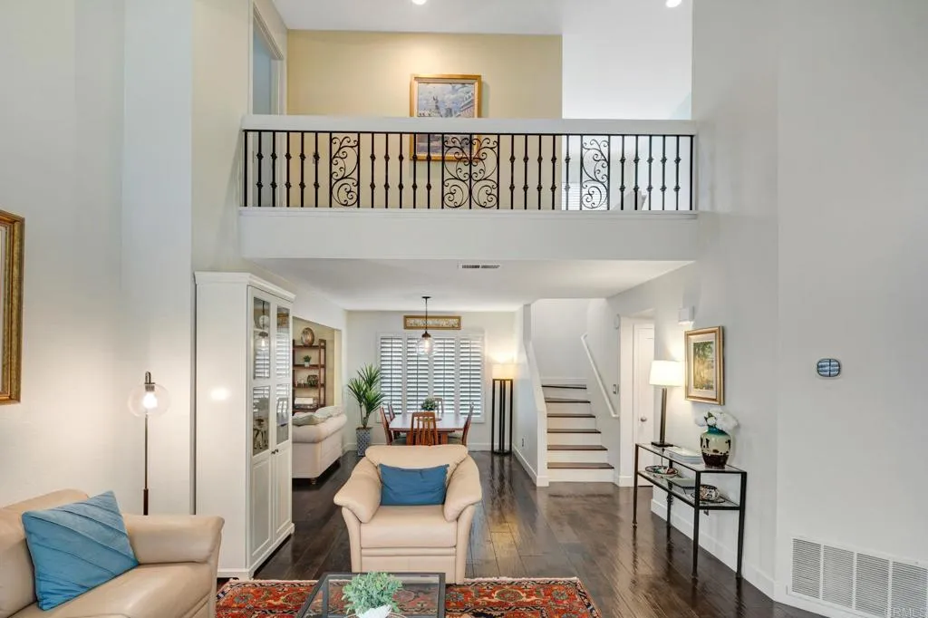 https://cdn.realtyfeed.com/cdn/127/306533032/043f1eeb34a1c61752b91e045a6ffdf6.webp